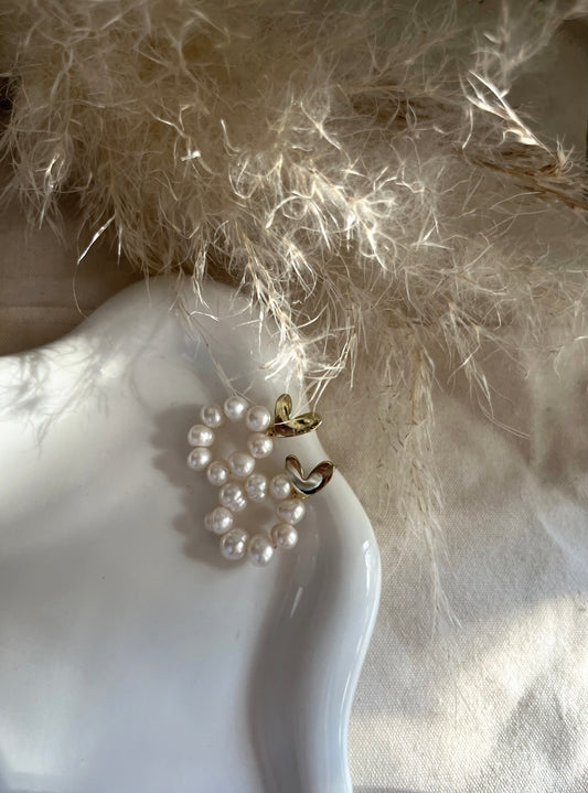 עגילי לב ופנינה